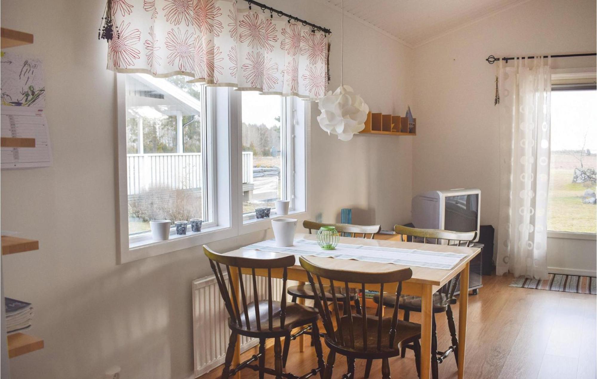 Amazing Home In Loettorp With House Sea View Dış mekan fotoğraf